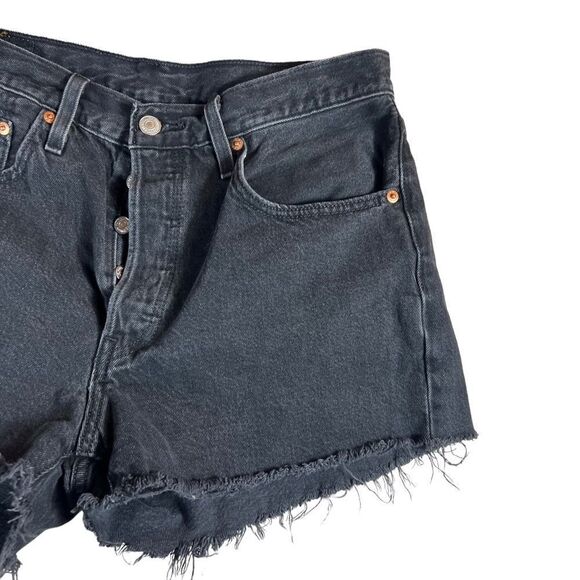 Levi’s Black Cut Off Distressed Frayed Hem Cut Off Shorts - Picture 5 of 9